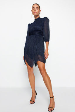 TRENDYOLMILLA Koyu Lacivert Par?lt?l? Orme K?sa S?k Abiye Elbise TPRAW23EL00304