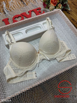 Кружевной бюстгальтер с регулировкой бретелек