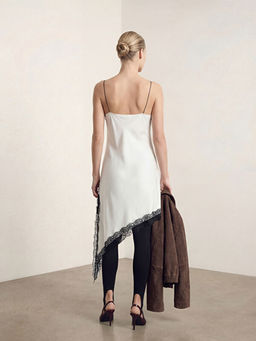 V Yaka Dantel Detayl? Saten Bluz