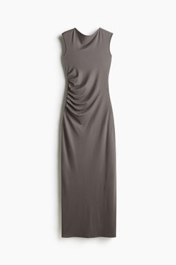Vestido ajustado con dise?o drapeado