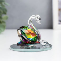 Фигурка стекло «Лебеди с бриллиантом», зелёная голография, 6.5×5×5 см