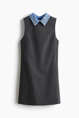 Vestido evas? con cuello embellecido
