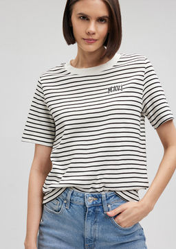 Mavi Logo Bask?l? Siyah Cizgili Tisort