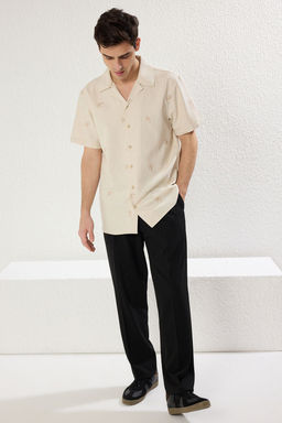 TRENDYOL MAN Ekru Regular Fit K?sa Kollu Nak?sl? Keten Gorunumlu Yazl?k Gomlek TMNSS25GO00025 - Trendyolmilla фото 3