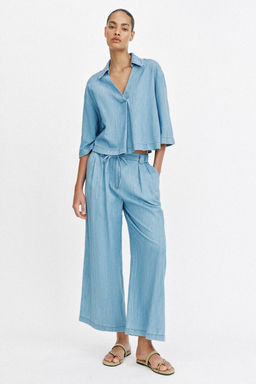 BLUSA FLUIDA ESCOTE PICO / Azul