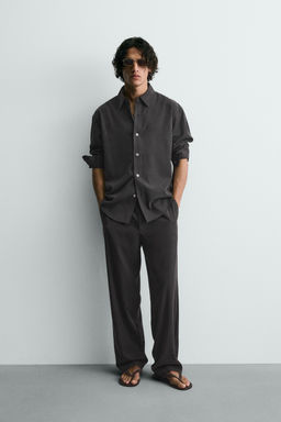 PANTAL?N FLUIDO RELAXED FIT / Negro