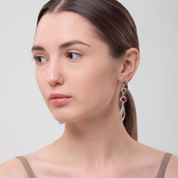 Серьги висячие со стразами Вечерние мадам, цвет бело-красный в серебре, 7 см