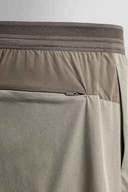LIGHTWEIGHT PERFORATED SHORTS - Zara фото 10