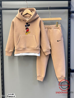 Спортивный костюм из теплой трехнитки на флисе