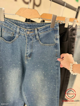 Джинсы багги со стразами