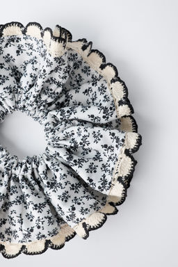 MAXI FLORAL CROCHET HAIR TIE