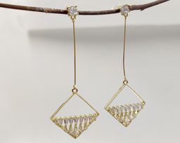 Серьги стильные