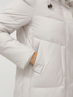 Куртка зимняя с капюшоном удлиненная стеганная бежевого цвета 9650B - Mtforce фото 12