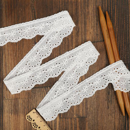 Кружево шитье хлопок KRUZHEVO арт.TBY.9626 шир.30мм цв.01 белый, уп.13,71м