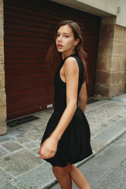 VESTIDO CORTO EFECTO GLOBO / Negro - Zara фото 3