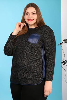 Блузка с карманом на груди