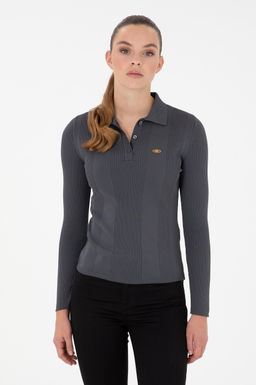 Женский свитер антрацитового цвета Неожиданная скидка в корзине