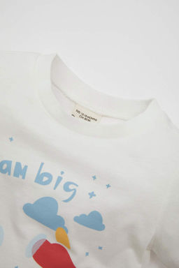 Пижамный комплект из чесаного хлопка с короткими рукавами и шортами для маленьких мальчиков - Defacto фото 3