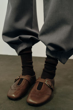LEATHER BROGUE BALLERINAS