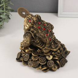 Нэцкэ фигурка «Денежная жаба с монетой на горе монет», полистоун, под бронзу, 16.2×19×16.5 см