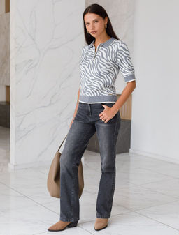 D39.361 Джемпер женский серый