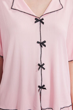 Trendyolmilla Pembe Kurdele/Fiyonk ve Baby Overlok Detayl? Sortlu Fitilli Orme Pijama Tak?m? THMSS25PT00403  фото 5