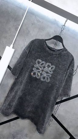 Стильные футболки с камешками