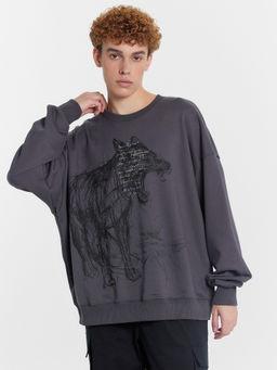 Свитшот мужской серый с принтом Заповедный напев сталь +печать 121866/1 - Mark formelle фото 2