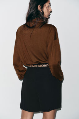 BERMUDA SHORTS WITH DARTS AND BELT