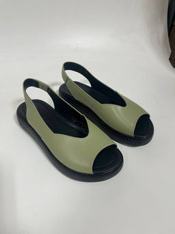 Босоножки кожаные зеленые