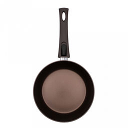 Сковорода с антипригарным покрытием д22см Hygge, h4,5см, s3,3мм, дно д17,8см, s3,8мм, кованый алюминий, съемная бакелитовая ручка с покрытием soft-touch, молочный/коричневый, TalleR (Китай) Подходит для всех видов плит, включая индукционную. - Домашняя мода фото 3