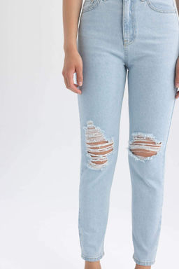 Lina Comfort Mom Fit, удобная посадка, легкие узкие джинсовые брюки длиной до щиколотки с рваными деталями и деталями - Defacto фото 5