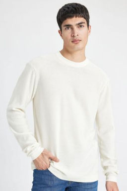 Standart Fit Normal Kesim Bisiklet Yaka Basic Duz Triko Kazak