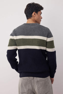 TRENDYOL MAN Gri Slim Fit Yunlu Bisiklet Yaka Panelli Renk Bloklu Triko Kazak TMNAW22KZ0343 - Trendyolmilla фото 24