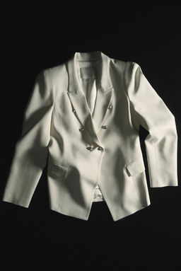 BLAZER CRUZADA HOMBRERAS ZW COLLECTION / Crudo