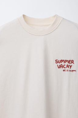 CAMISETA BORDADO Y ESTAMPADO / Blanco roto