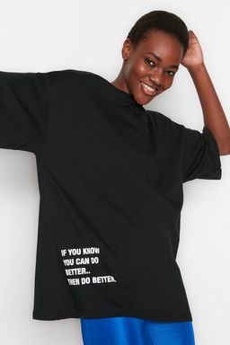 TRENDYOLMILLA Siyah %100 Pamuk Slogan Bask?l? Oversize/Genis Kal?p Bisiklet Yaka Orme T-Shirt TWOSS23TS00183 фото 7