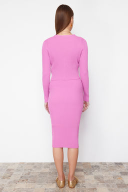 TRENDYOLMILLA Pembe Vucuda Oturan Midi Triko H?rka Elbise Tak?m TWOSS21EL0208 фото 43