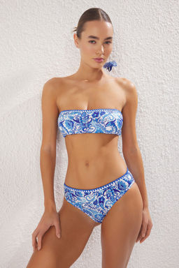 TRENDYOLMILLA Mavi Sal Desenli Straplez Nak?sl? Regular Bikini Tak?m? TBESS25BT00138  фото 2