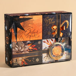 Подарочный набор С новым годом: чай (50 г), арахис, ананас в шоколаде, крем-мед