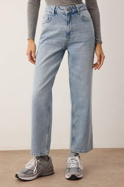 Ac?k Mavi Yuksek Bel Straight Jeans TWOSS25JE00106