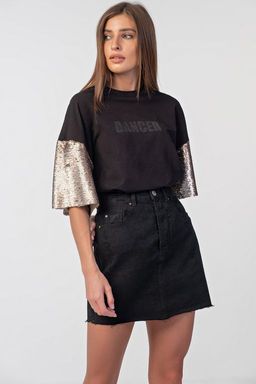 Футболка оверсайз с золотыми пайетками