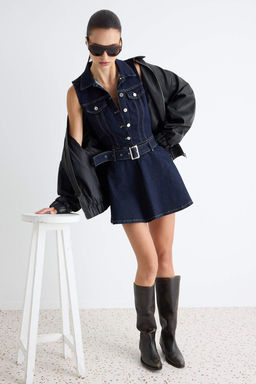 Koyu Mavi G_mlek Yaka Kemer Detayl_ K_sa Denim Elbise TWOAW27EL00031