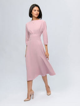 Платье розовое длины миди с расклешенной юбкой - 1001dress фото 2