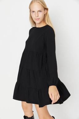 TRENDYOLMILLA Siyah Volanl? Skater/Belden Ac?lan Burumcuk/Dokulu Mini Orme Elbise TWOAW23EL00371
