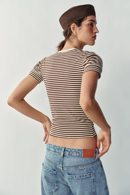 CAMISETA MINIMAL MANGA CORTA / Rayas marrones - Zara фото 4