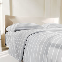 Постельное бельё Этель 1.5сп Gray stripes 143х215см,150х214см,70х70см-2 шт, 100% хлопок,поплин  фото 4