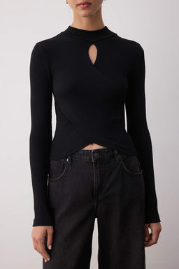 Siyah Cut Out Detayl? Dik Yaka Vucuda Oturan Fitilli Esnek Crop Orme Bluz TWOAW26BZ00062 - Trendyolmilla фото 3
