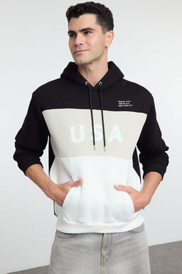 TRENDYOL MAN Siyah Oversize/Genis Kesim Renk Bloklu City Bask?l? Kapusonlu Sweatshirt TMNAW25SW00045 - Trendyolmilla фото 6