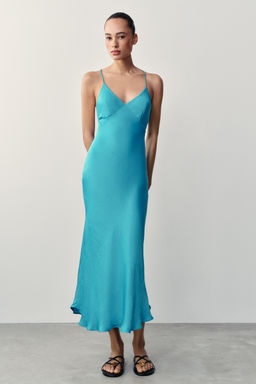 VESTIDO SATINADO ABALORIOS ESPALDA / Turquesa